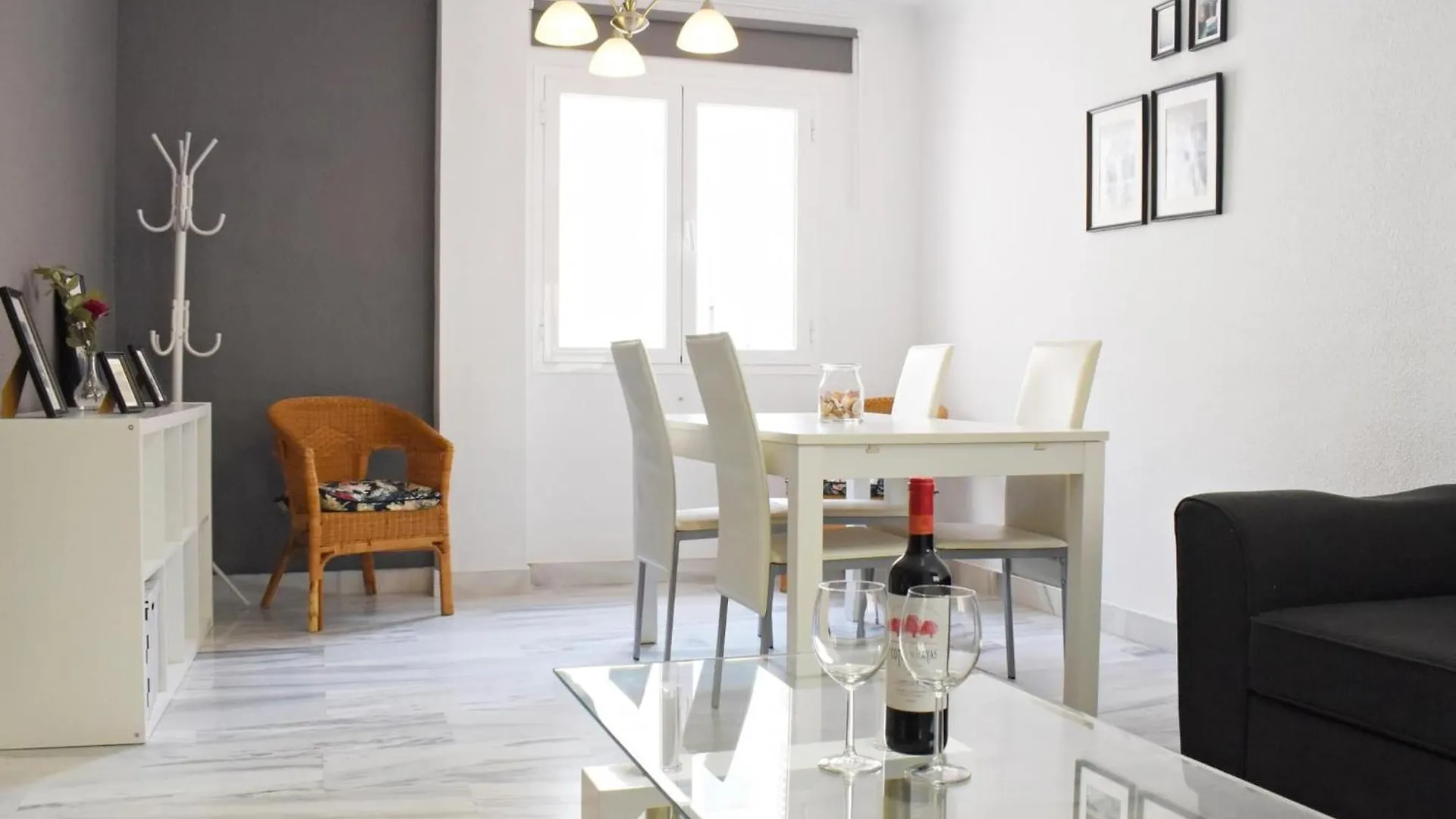 Fabuloso apartamento junto al Soho con parking privado Málaga