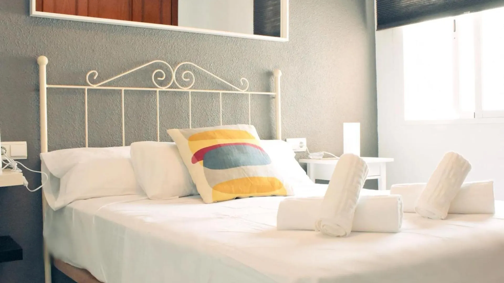 Fabuloso apartamento junto al Soho con parking privado Málaga España